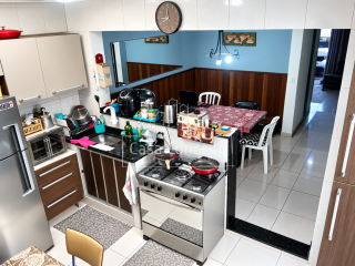 Casa de Vila Para Vender com 3 quartos 1 suítes no Bairro Além Linha em Sorocaba