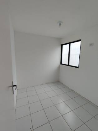 CASA DUPLEX COM 4 QTOS, SENDO 2 SUÍTES, EM JD. ATLÂNTICO!