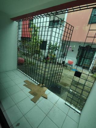 CASA DUPLEX COM 4 QTOS, SENDO 2 SUÍTES, EM JD. ATLÂNTICO!