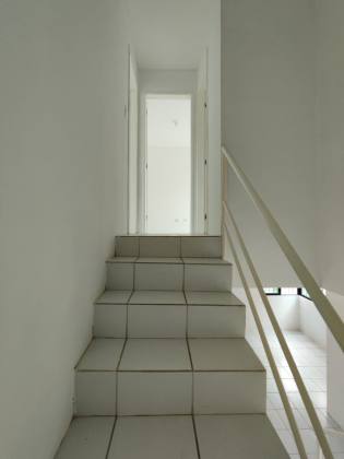 CASA DUPLEX COM 4 QTOS, SENDO 2 SUÍTES, EM JD. ATLÂNTICO!