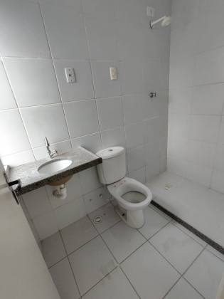 CASA DUPLEX COM 4 QTOS, SENDO 2 SUÍTES, EM JD. ATLÂNTICO!
