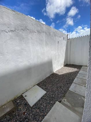 CASA PRIVÊ COM 2 QTOS + COND. COM ÁREA GOURMET, EM PAU AMARELO!