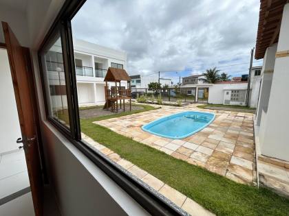 CASA PRIVÊ COM 3 QTOS, SENDO 1 SUÍTE + COND. COM PISCINA, EM MARIA FARINHA!