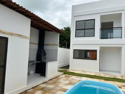 CASA PRIVÊ COM 3 QTOS, SENDO 1 SUÍTE + COND. COM PISCINA, EM MARIA FARINHA!