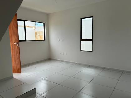 CASA PRIVÊ COM 3 QTOS, SENDO 1 SUÍTE + COND. COM PISCINA, EM MARIA FARINHA!