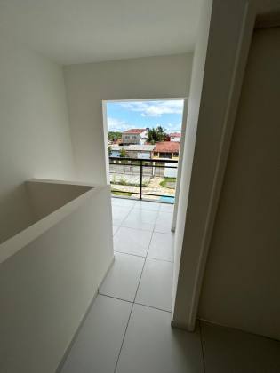 CASA PRIVÊ COM 3 QTOS, SENDO 1 SUÍTE + COND. COM PISCINA, EM MARIA FARINHA!