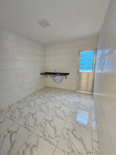 CASA SOLTA COM 3 QTOS, SENDO 1 SUÍTE, EM RIO DOCE/OLINDA!