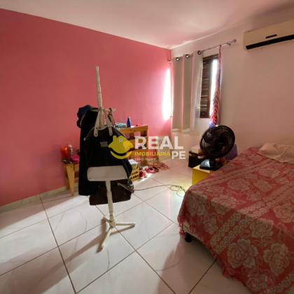 CASA SOLTA COM 3 QTOS, SENDO 1 SUÍTE, EM PAU AMARELO!