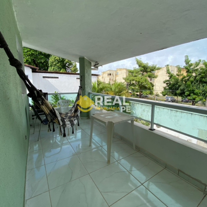 CASA SOLTA COM 3 QTOS, SENDO 1 SUÍTE, EM PAU AMARELO!