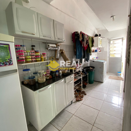 CASA SOLTA COM 3 QTOS, SENDO 1 SUÍTE, EM PAU AMARELO!