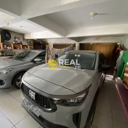 CASA SOLTA COM 3 QTOS, SENDO 1 SUÍTE, EM PAU AMARELO!