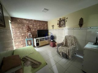 CASA SOLTA COM 4 QTOS, SENDO 2 SUÍTES, EM CARUARU!