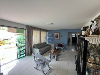 CASA SOLTA COM 4 QTOS, SENDO 2 SUÍTES, EM CARUARU!