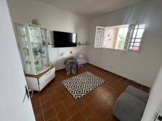 CASA SOLTA COM 4 QTOS, SENDO 2 SUÍTES, EM JD. ATLÂNTICO!
