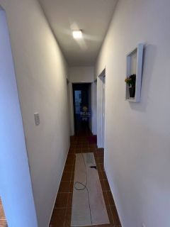CASA SOLTA COM 4 QTOS, SENDO 2 SUÍTES, EM JD. ATLÂNTICO!