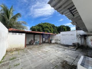 CASA SOLTA COM 4 QTOS, SENDO 2 SUÍTES, EM JD. ATLÂNTICO!