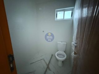 CASA DUPLEX COM 3 QTOS, SENDO 1 SUÍTE, EM BAIRRO NOVO/OLINDA!