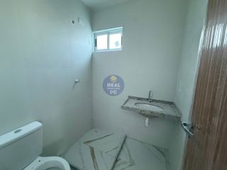 CASA DUPLEX COM 3 QTOS, SENDO 1 SUÍTE, EM BAIRRO NOVO/OLINDA!