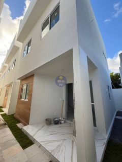CASA DUPLEX COM 3 QTOS, SENDO 1 SUÍTE, EM BAIRRO NOVO/OLINDA!