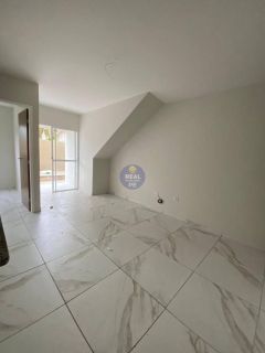 CASA PRIVÊ COM PLAYGROUND E 2 QTOS, EM PAU AMARELO!