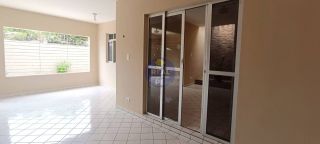 CASA SOLTA, COM PISCINA E 4QTOS, EM CASA CAIADA/OLINDA!