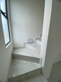 CASA PRIVÊ COM 3 QTOS, SENDO 2 SUÍTES, NO JANGA!