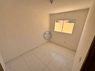 CASA PRIVÊ COM 3 QTOS, EM PAU AMARELO!