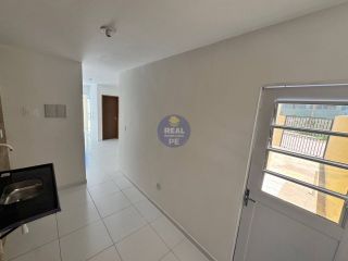 CASA PRIVÊ COM 3 QTOS, EM PAU AMARELO!