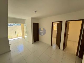 CASA PRIVÊ COM 3 QTOS, EM PAU AMARELO!