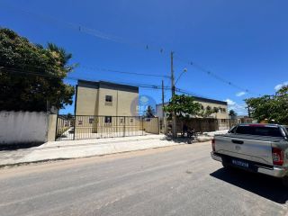 CASA PRIVÊ COM 3 QTOS, EM PAU AMARELO!