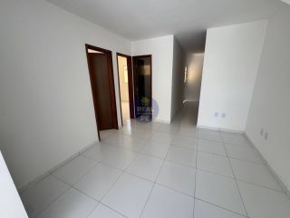 CASA PRIVÊ COM 3 QTOS, EM PAU AMARELO!