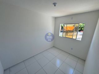 CASA PRIVÊ COM 3 QTOS, EM PAU AMARELO!
