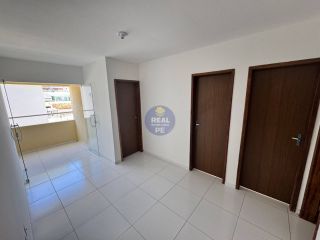 CASA PRIVÊ COM 3 QTOS, EM PAU AMARELO!