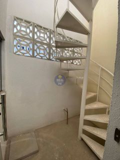 CASA PRIVÊ COM 2 QTOS, EM PAU AMARELO!