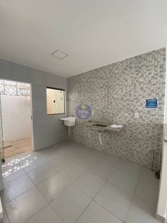 CASA PRIVÊ COM 2 QTOS, EM PAU AMARELO!