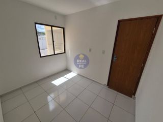 CASA PRIVÊ, 2 QTOS EM PAU AMARELO!