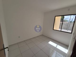 CASA PRIVÊ, 2 QTOS EM PAU AMARELO!