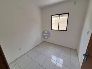 CASA PRIVÊ, 2 QTOS EM PAU AMARELO!