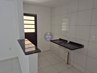 CASA PRIVÊ, 2 QTOS EM PAU AMARELO!