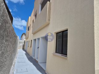 CASA PRIVÊ, 2 QTOS EM PAU AMARELO!