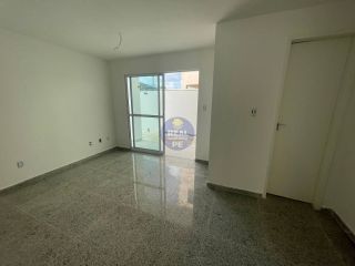 CASA TRIPLEX, 3 QTOS, SENDO 2 SUÍTES, NO JANGA!