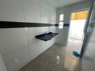 CASA TRIPLEX, 3 QTOS, SENDO 2 SUÍTES, NO JANGA!