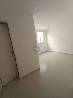 CASA TRIPLEX, 3 QTOS, SENDO 2 SUÍTES, NO JANGA!