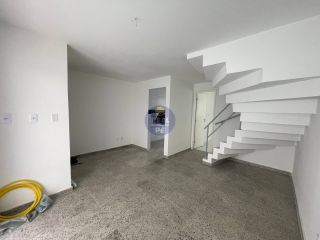 CASA TRIPLEX, 3 QTOS, SENDO 2 SUÍTES, NO JANGA!