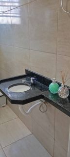 CASA PRIVÊ COM 3 QUARTOS EM PAU AMARELO!