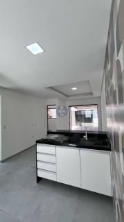 CASA COM ENTRADA INDIVIDUAL EM ÓTIMA LOCALIZAÇÃO EM PAU AMARELO!