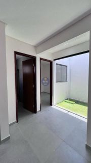 CASA COM ENTRADA INDIVIDUAL EM ÓTIMA LOCALIZAÇÃO EM PAU AMARELO!