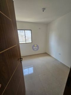 CASA PRIVÊ COM 3 QUARTOS, SENDO 1 SUÍTE, EM PAU AMARELO!