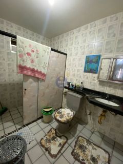 CASA SOLTA COM 3 QTOS, EM TERRENO 12X30, EM PAU AMARELO!