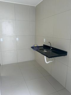 CASA PRIVÊ COM 60M², EM RUA CALÇADA EM PAU AMARELO!